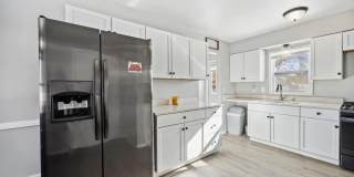 Updated 4BR Home in Blaine | Finished Basement | Large Yard Gallery 3