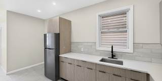 345 Walnut St Gallery 16