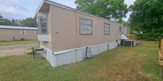 1BR/1BA updated mobile home close to I10 and Pine Forest Rd Gallery 19