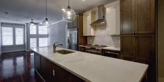 525 East Apartments Gallery 33