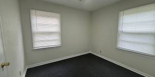 2 Bedroom, 1 Bathroom Home with Spacious Family Room & Fenced Backyard Gallery 8