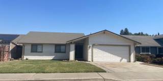 Charming Oakdale Home 3 bedrooms 2 bathrooms Gallery 1