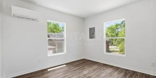 377 Tuttle Avenue Gallery 23