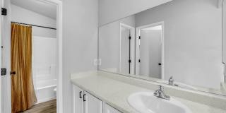 Charming 2 bedroom 2 bathroom townhome Gallery 13