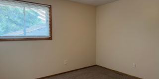 3 Bedroom Home in Maple Grove Gallery 10