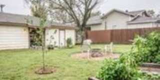 214 E 4th St Gallery 17