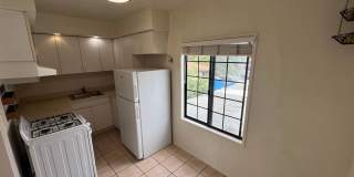 Charming 1x1 in Historic Old Town! Beautiful Original Hardwood Floors + Prime Location Gallery 3