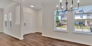4 Bed 3 Bath Townhome located close to University! Gallery 6