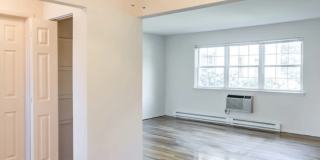 Cloverdale Apartments Gallery 8