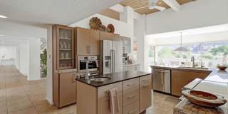 Beautiful 5 bed/4 bath + Den in Desirable Paradise Valley Gallery 36