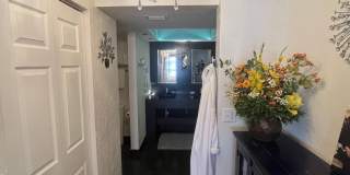 Beautiful Condo with Amazing Views Gallery 17