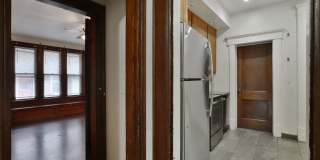 Great CENTRAL Location 5 Bedroom House - Virtual Showings Available Gallery 11