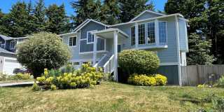 Beautiful Spacious 4 Bedroom 2.75 Bathroom Home in Quiet Coupeville Neighborhood! Gallery 1