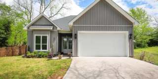 New Rental 3/2 in The Heart of Benton Gallery 1