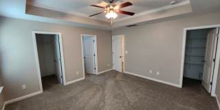 Spacious 3 Bedroom Home with 2-Car Garage in Union City! Gallery 7