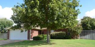 Fantastic 4BR/2BA in Highly Sought After Country Trails! Gallery 1