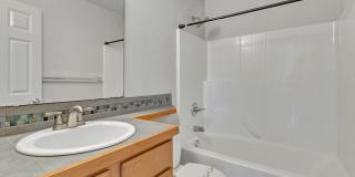 Perfectly Placed Condo In the Heart of Puyallup Gallery 15