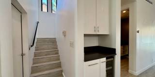 Five Bedroom/Four Bathroom Luxury House in Koreatown Gallery 13