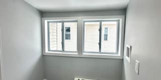 121 Oak Street Gallery 17