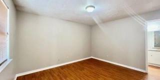 512 Lake Forest Boulevard Gallery 10