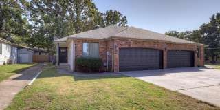 117 W Briarbrook Lane 117 W Briarbrook Lane Gallery 1