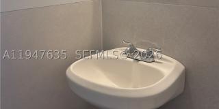 921 N 17th Ct Gallery 17