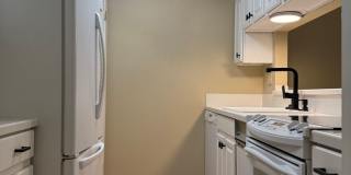 10 Hampshire Circle, Little Rock AR 72211 - Wonderfully updated 3br 2ba 2 story condo just off R Parham Gallery 7