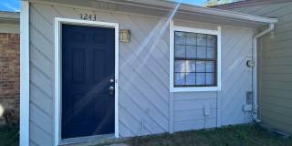 Spacious 1 Bedroom 1 Bathroom! Located Off Ocala Road. Gallery 1