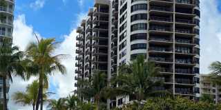 10175 Collins Avenue Gallery 11