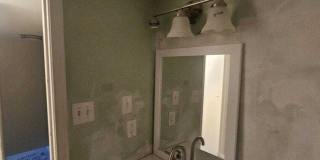 219 N Lawrence Street Gallery 14