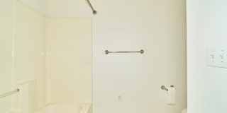 450 East Ohio Street Gallery 24