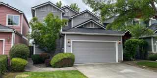 Beautiful 3 Bed, 2.5 Bath Home for Rent – Bright & Spacious in a Great Neighborhood Gallery 1