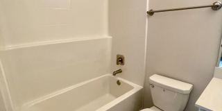 Like-New Beardslee Townhouse... Gallery 22