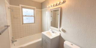 Charming 2 Bed Home in The Village! Gallery 18