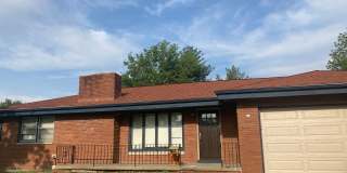 Spacious 3 bedroom 1.5 bathroom home Gallery 1