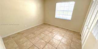 704 SE 2nd Ave Gallery 6