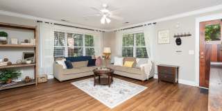 3 Bedroom Flat, End unit Apartment - Available at Woodlands with $500 deposit. Ask your leasing agent about leasing specials and set up your TOUR today! Gallery 1