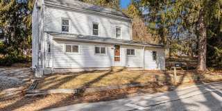 Charming 3-Bedroom Home in Quiet Neighborhood Gallery 1