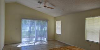 241 SW LAKE FOREST Way Gallery 7