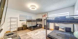 Spacious 3-Bedroom West Park Home with Private Pool Spacious 3-Bedroom West Park Home with Private Pool Gallery 25
