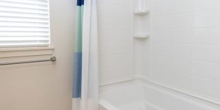 2bd, 2.5 bath, 1car garage w parking in driveway Gallery 11