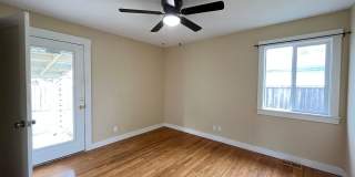 Charming 2 Bed 1 Ba House in Gladstone - Garage, Washer and Dryer, Landscaping Including! Gallery 16