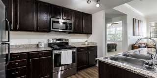 Aviva Fort Worth - 55+ Apartment Homes Gallery 6