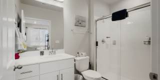 Spacious 3-Bedroom Home with Modern Finishes in North Broomfield Gallery 20