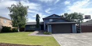 Beautiful 4 Bedroom Home on the Lake-First Month FREE! Gallery 1