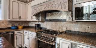 Lake Travis Waterfront Retreat – For Lease Gallery 15