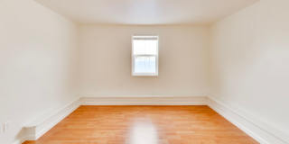 Bright Corner Home with Family Room, Yard & Laundry in Prime Sunset Location! Gallery 27