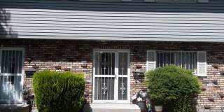 Central and updated 3 bedroom 1.5 bath townhome Central and updated 3 bedroom 1.5 bath townhome Gallery 1