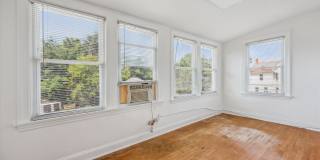 212 FREDERICK Avenue S Gallery 36