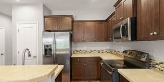 Lovely 3 bedroom/2.5 Bath Townhouse Gallery 7